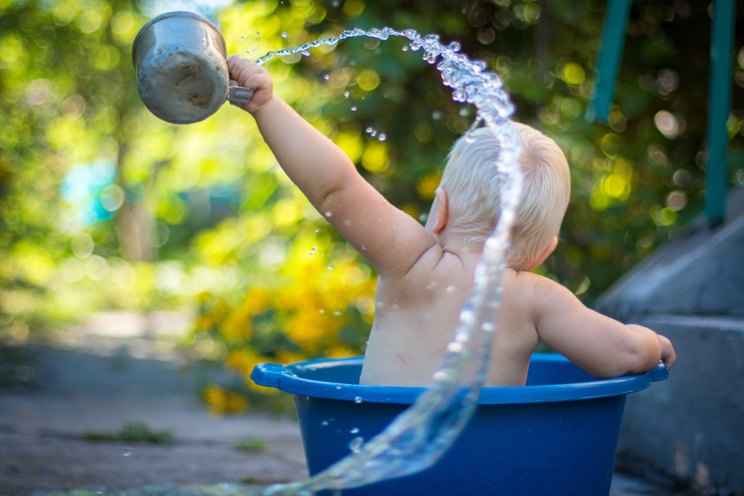 زمان حمام و بازی برای کودک زیر یکسال